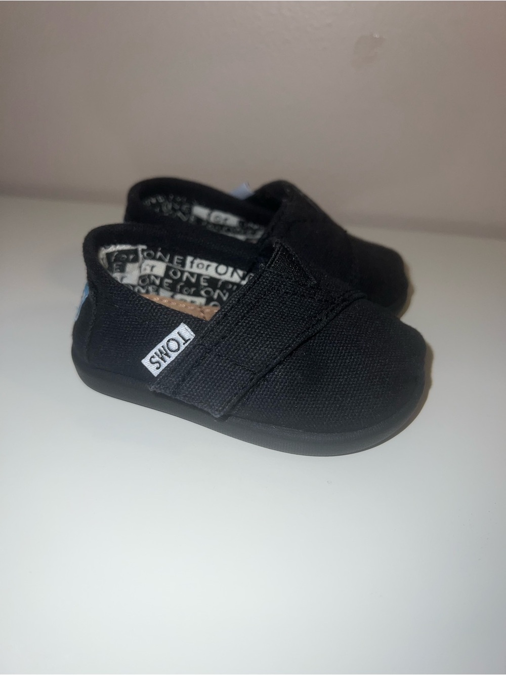 TOMS Infant Baby Classic Black Canvas Slip-On Shoes size 3T (6-12 months)